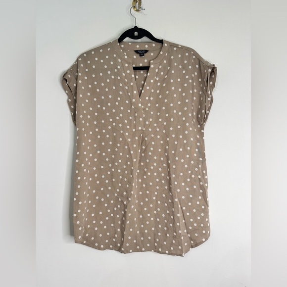 Women’s Rachel Roy Tan and White Polka Dot V-Neck Split V Collar Short Sleeve - Picture 2 of 6